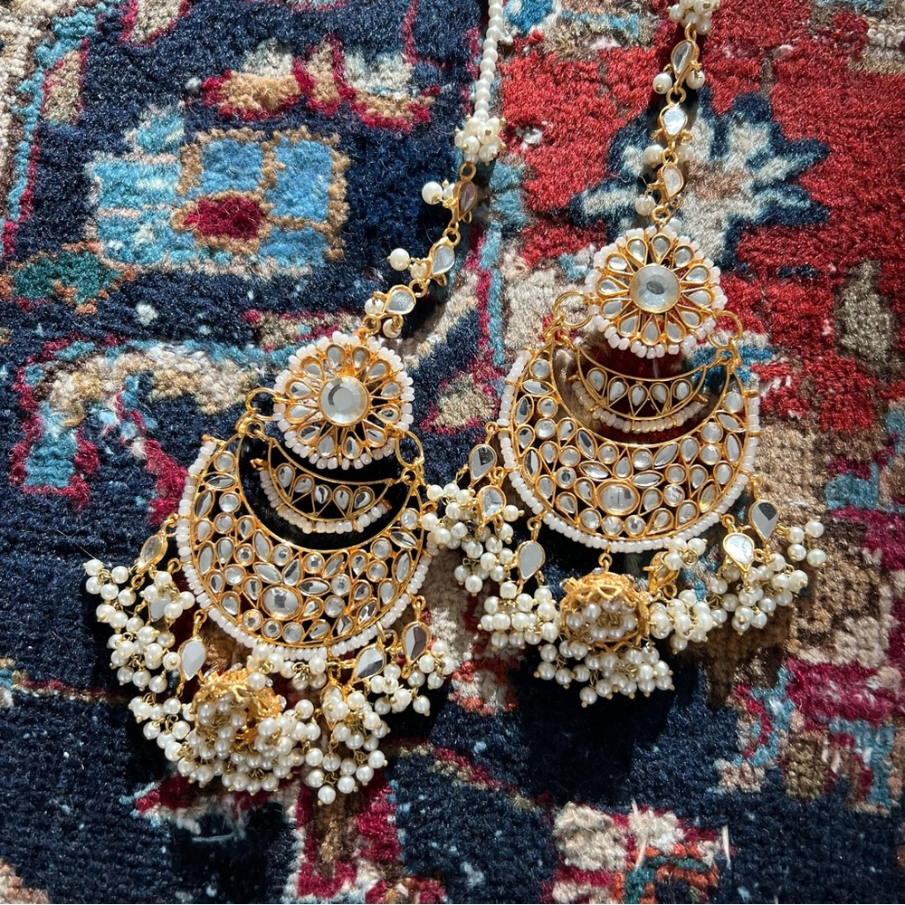 Glad he gold earrings with sahare